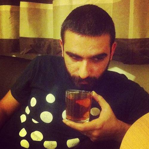 دانلود آهنگ چرا بدی چرا بدی چرا بدی  وای بد شده با من چون  از حد و مرز رد شده کارم هیچکس